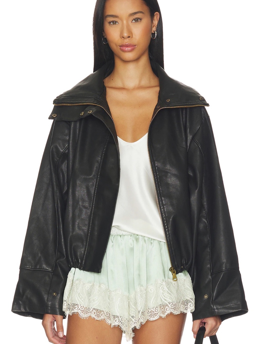 NWT Shoreline Funnel Jacket in Noir
LIONESS - Picture 4 of 6